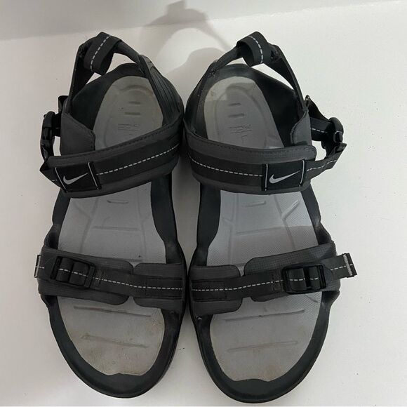 Sandals_&_Flip_Flops